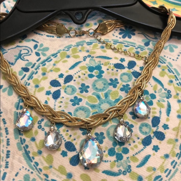 Beautiful Crystal Necklace - Picture 2 of 5